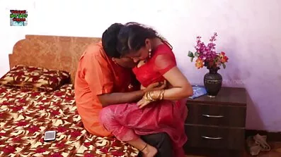 చేతితో అబ్బాయికి హస్త ప్రయోగం చేయడం మరియు నోటితో మొడ్ఢ చీకడం నుండి ఒక వేశ్య మీద సెక్స్ సెక్స్ తెలుగు రుద్దడం.