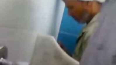 నల్లటి జుట్టు గల స్త్రీని క్యాన్సర్ తో