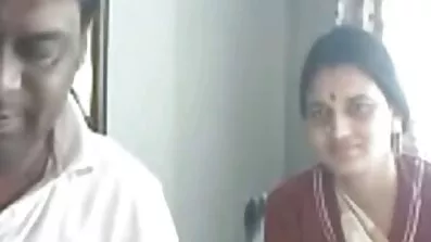 పెద్ద గాడిద తెలుగు లో సెక్స్ సెక్స్ ఫకింగ్ లో పూకు, సుమ్మింగ్ మరియు తిరిగి కాక్ పీల్చటం.